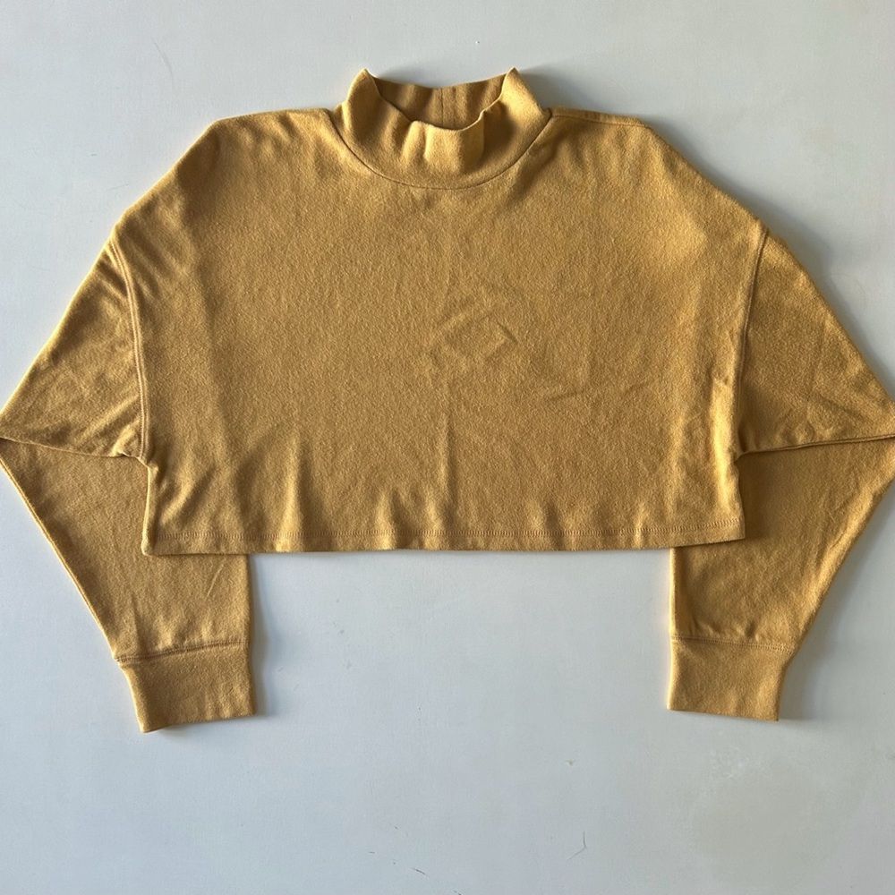 Double Zero Golden Yellow Cropped Mock Turtleneck Top Fall/Winter Size Small